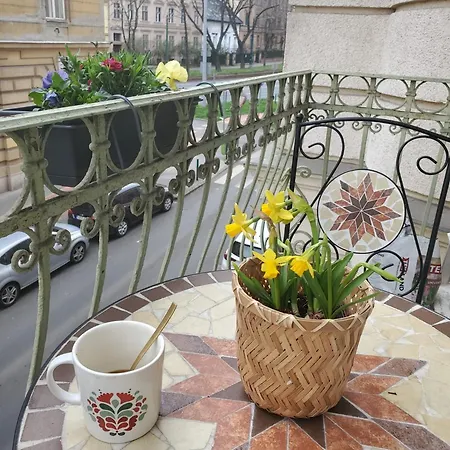 2 Near Castle District